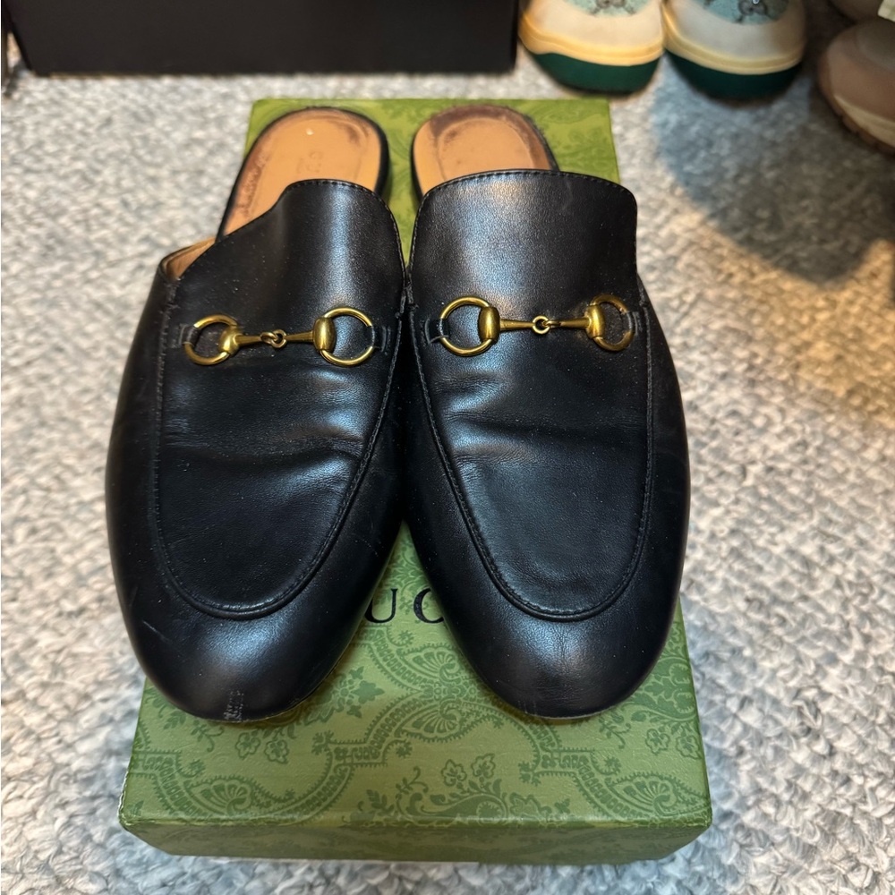 Gucci Black Princeton Leather Loafers with Gold Horsebit